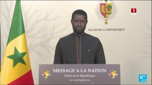 Lire la suite à propos de l’article Video/ le Président Diomaye dissout l’assemblée nationale et fixe la date des élections.