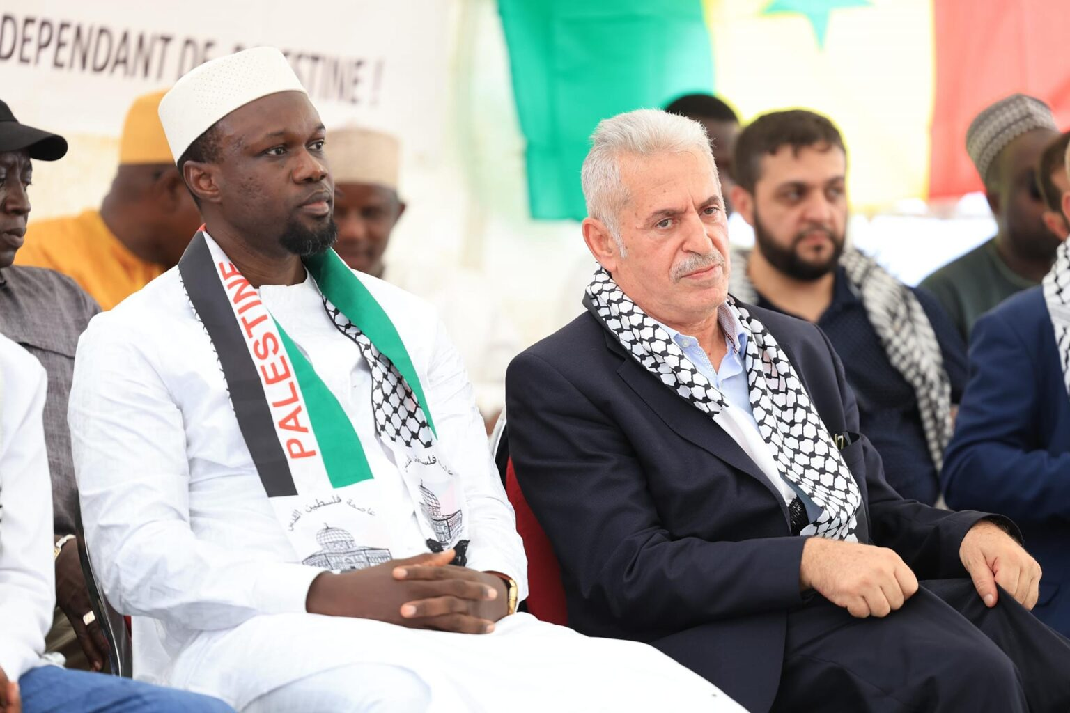 Lire la suite à propos de l’article Photos : Ousmane Sonko au rassemblement de soutien au peuple palestinien.