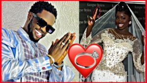 Lire la suite à propos de l’article Video/ Mariage de Bass Thioung et la Titokeuse Fatou Ndiaye?devant Pape et Wally Seck…