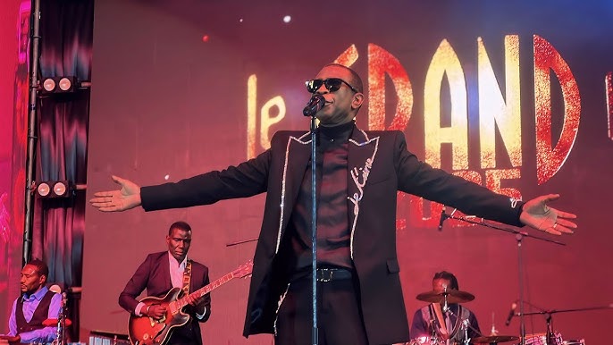 Lire la suite à propos de l’article GRAND BAL 2025: Youssou Ndour remplit et fait vibrer le esplanade du Grand Théâtre…